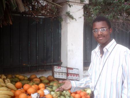 cheikh dieng le vendeur de fruits